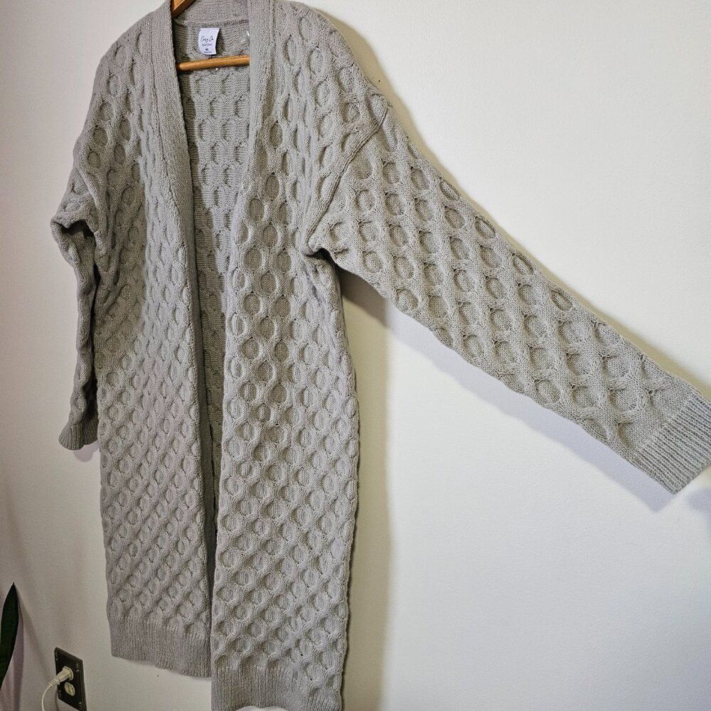 WORN ONCE COZY CO. BY COZY CASUAL HONEYCOMB PATTERN SUPER COZY LONG SWEATER M/L
